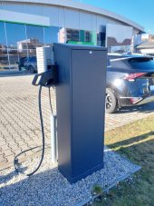 Stojan pro nabíječky elektromobilů