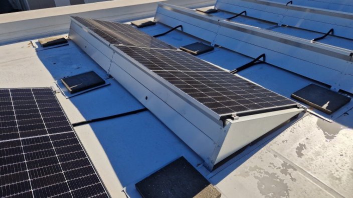 Držák solárních panelů na ploché střechy